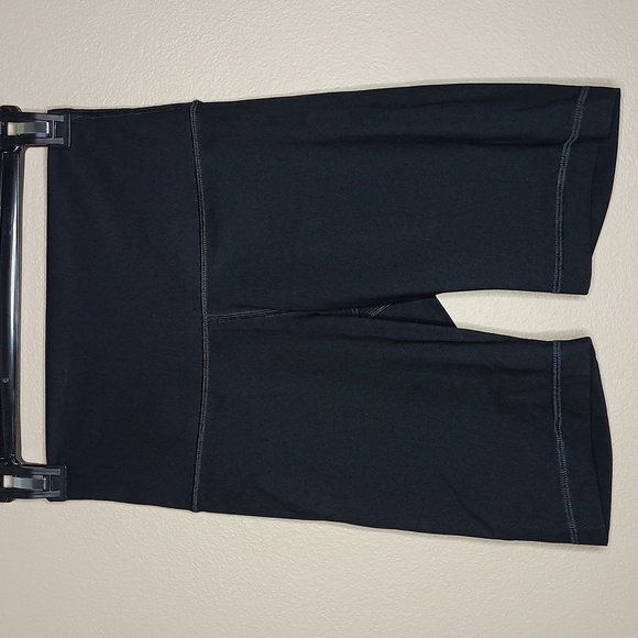 Everlane Biker Shorts - Picture 1 of 5